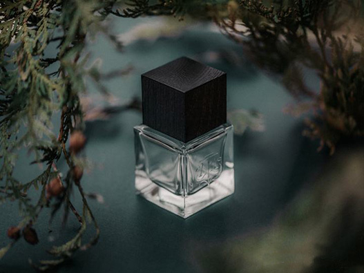 植物型香水商標(biāo)注冊(cè)哪一類(lèi)?