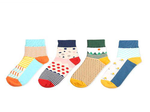 襪子商標(biāo)注冊(cè)要多少費(fèi)用?